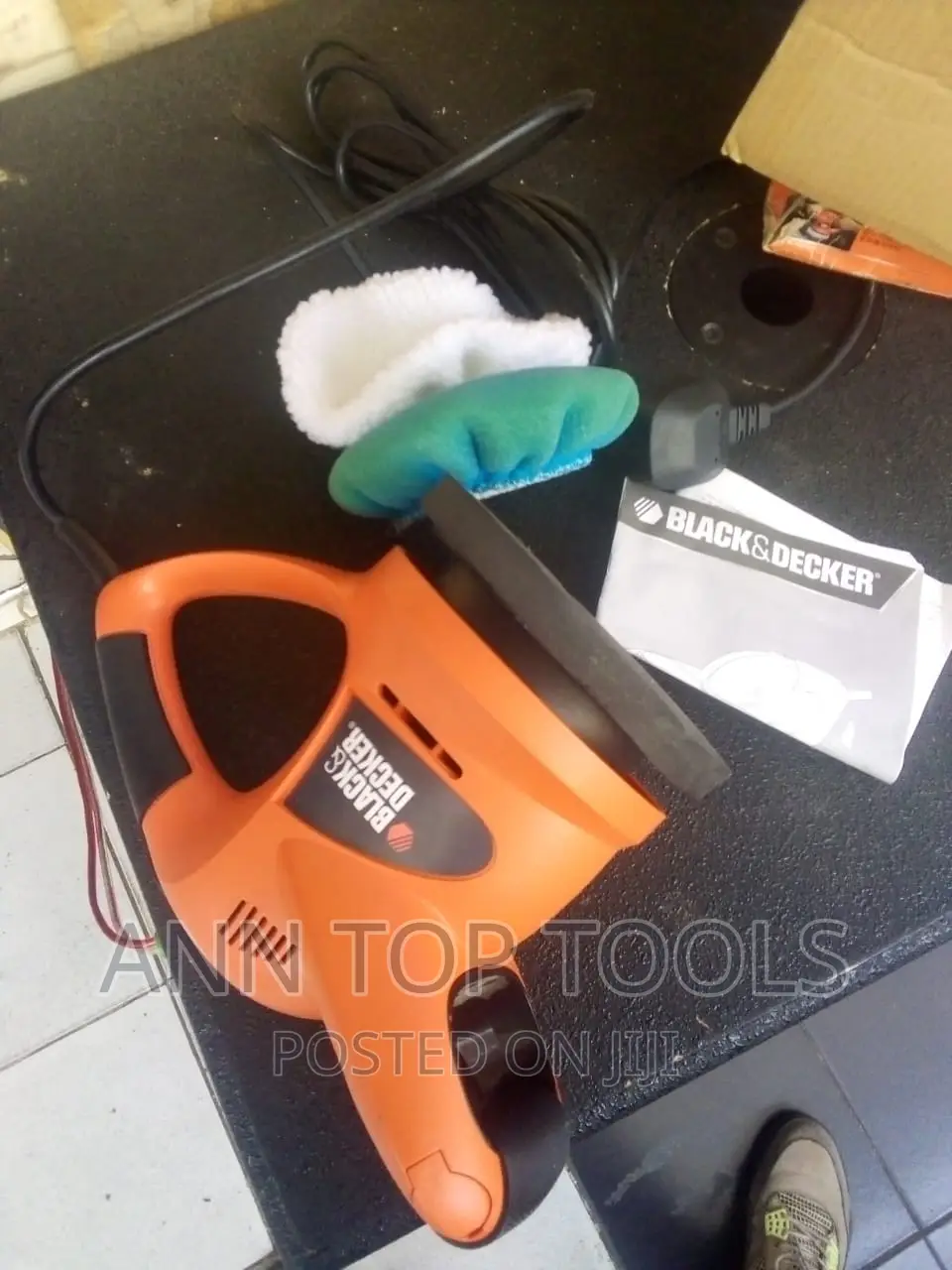 Black and Decker Buffing Machine