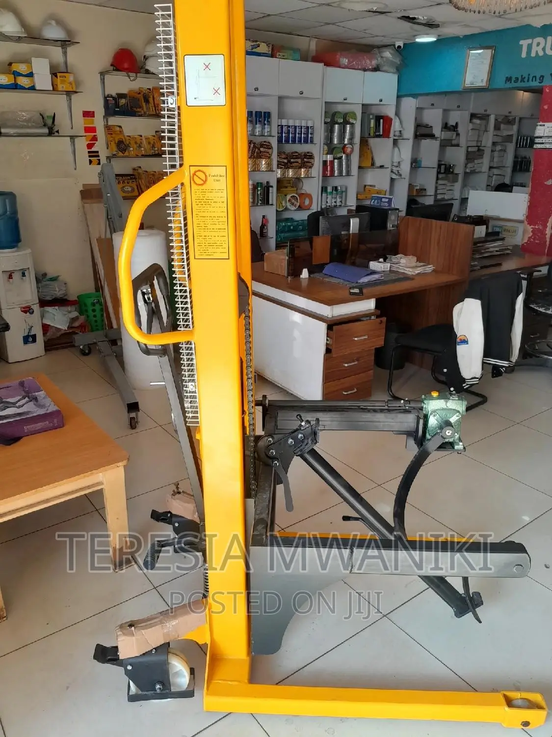 Hisaki Manual Stacker