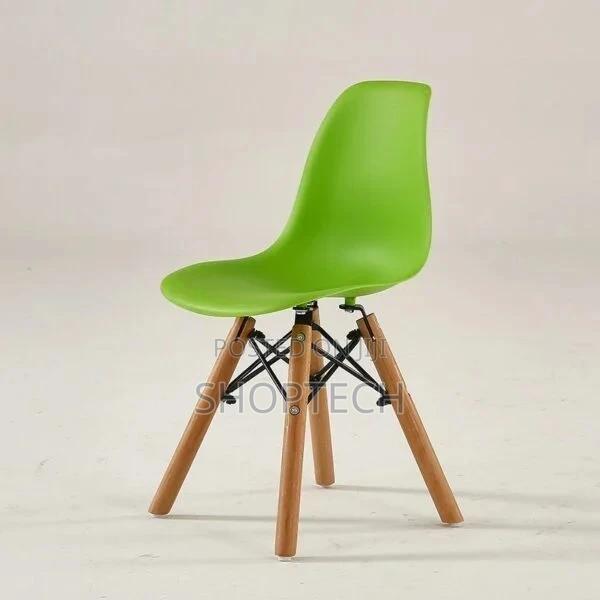 Eames Plastic Chair - main view