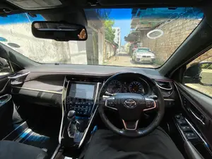 Toyota Harrier 2.0 Turbo 2017 Matt Black