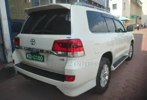 Toyota Land Cruiser 2019 Ivory