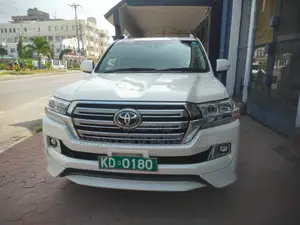 Toyota Land Cruiser 2019 Ivory
