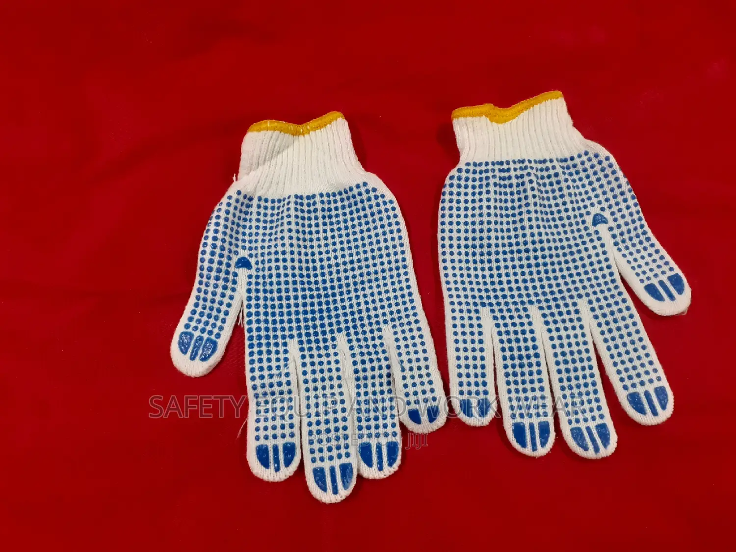 Get Durable String Knit Cotton Dotted Gloves