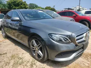 Mercedes-Benz E200 2017 Silver