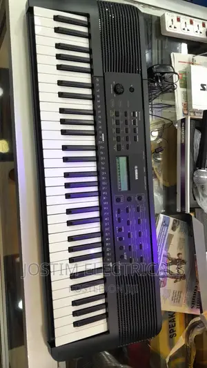 PSR- E373 Piano