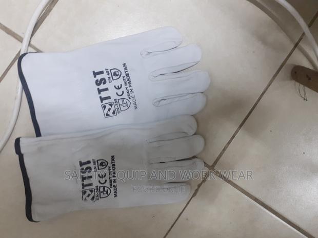 Buy Drivers Gloves With Maximum Protection - main view