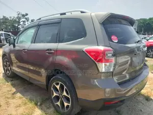 Subaru Forester 2.5i Premium AWD 2016 Gray
