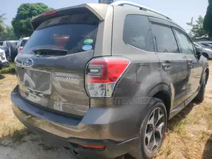 Subaru Forester 2.5i Premium AWD 2016 Gray
