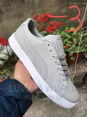 Puma Sneakers