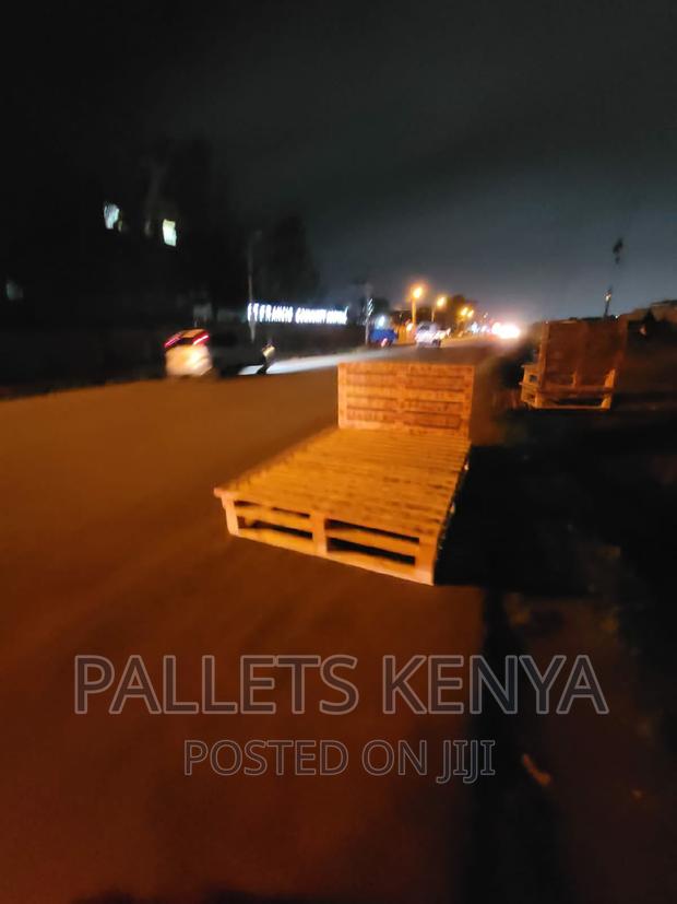 Pallet Bed- 5*6 Detachable and Blazed Pallet Bed. (DL07)