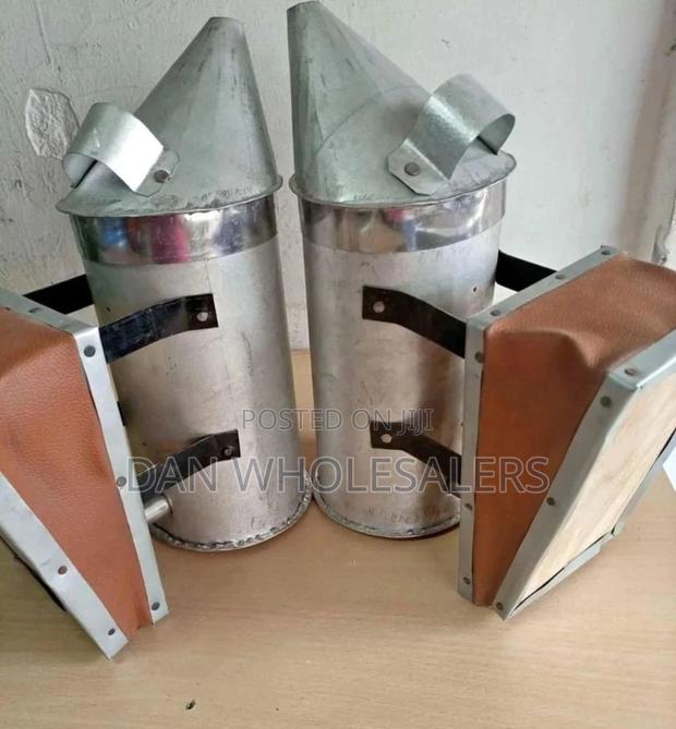 Bee Smoker Sprayer - main view