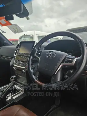 Toyota Land Cruiser 4.6 V8 ZX 2017 Black