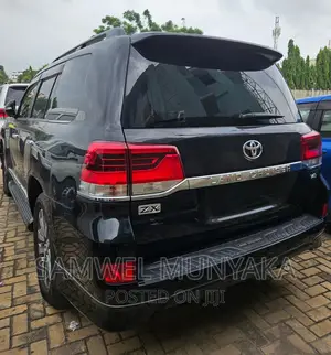 Toyota Land Cruiser 4.6 V8 ZX 2017 Black