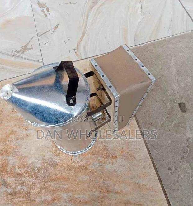 Box Tool Bee Smoker Sprayer - main view