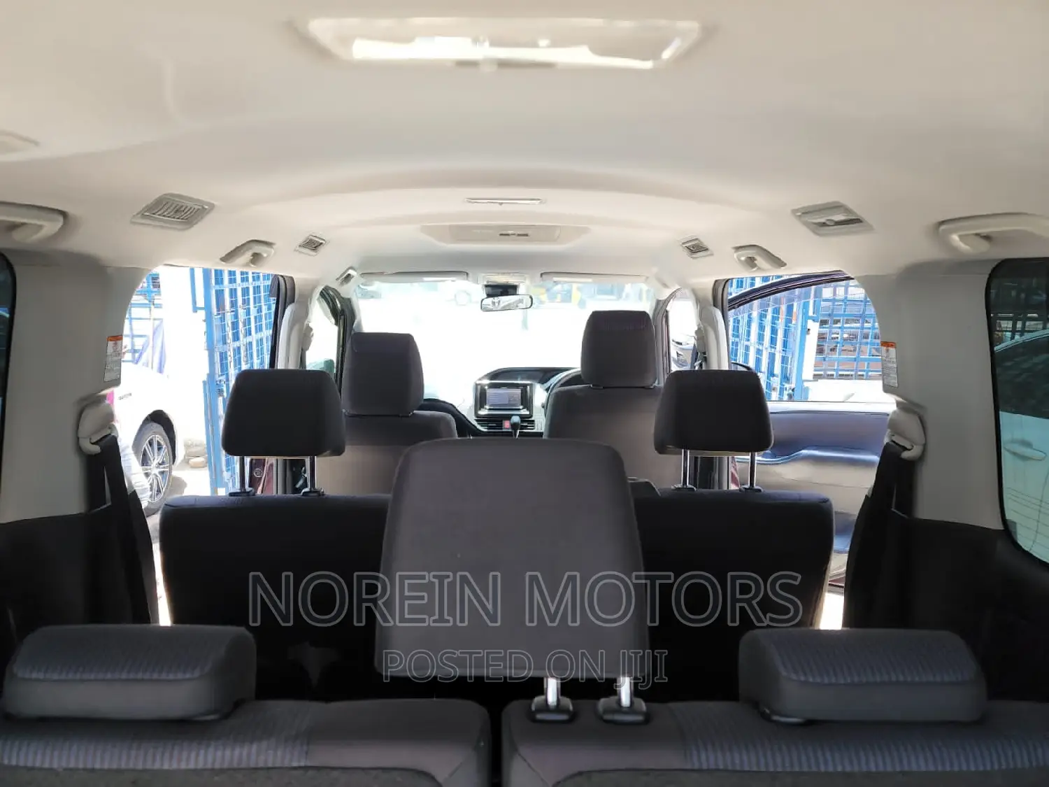 Toyota Noah 2017 Purple