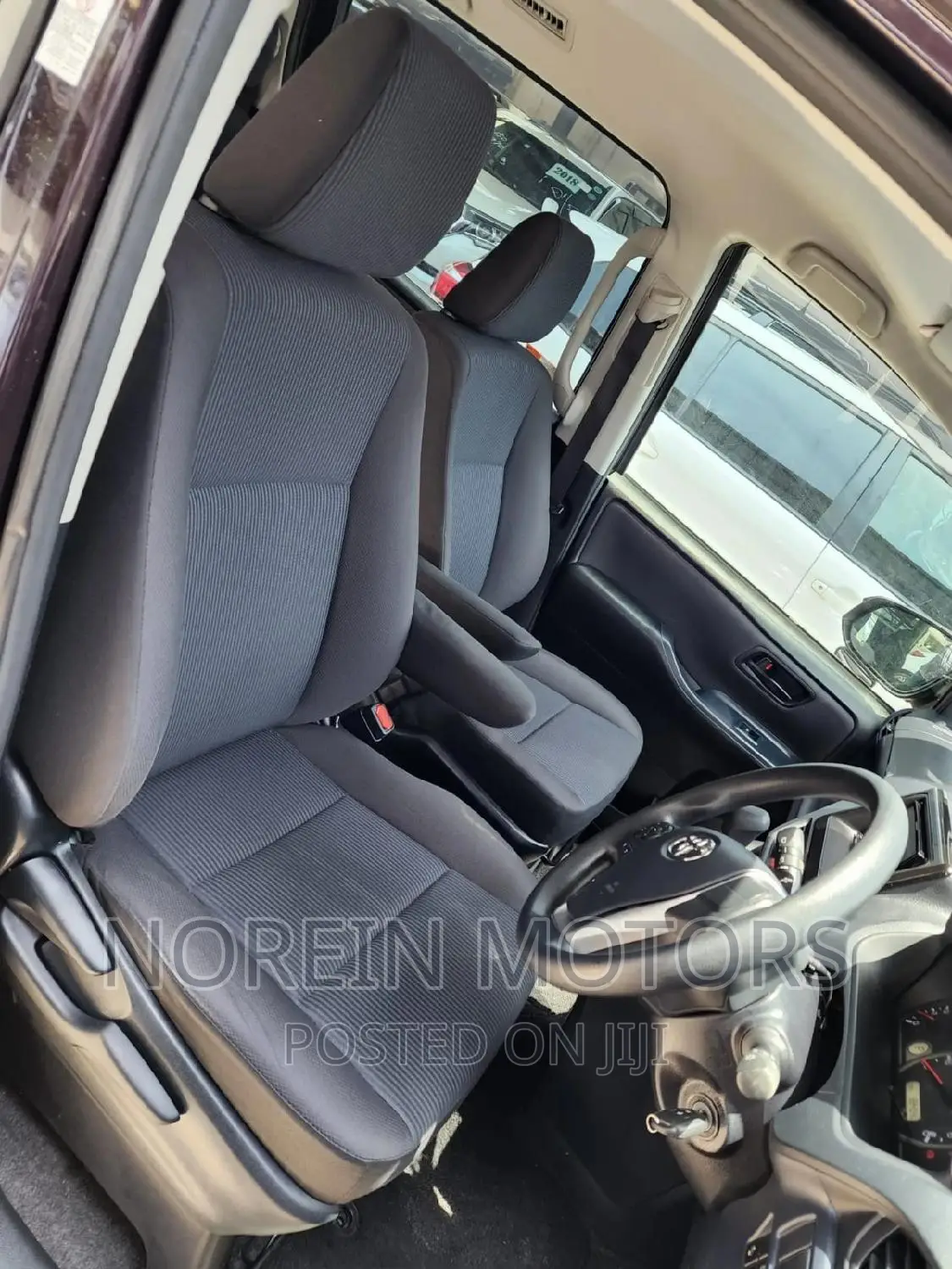 Toyota Noah 2017 Purple