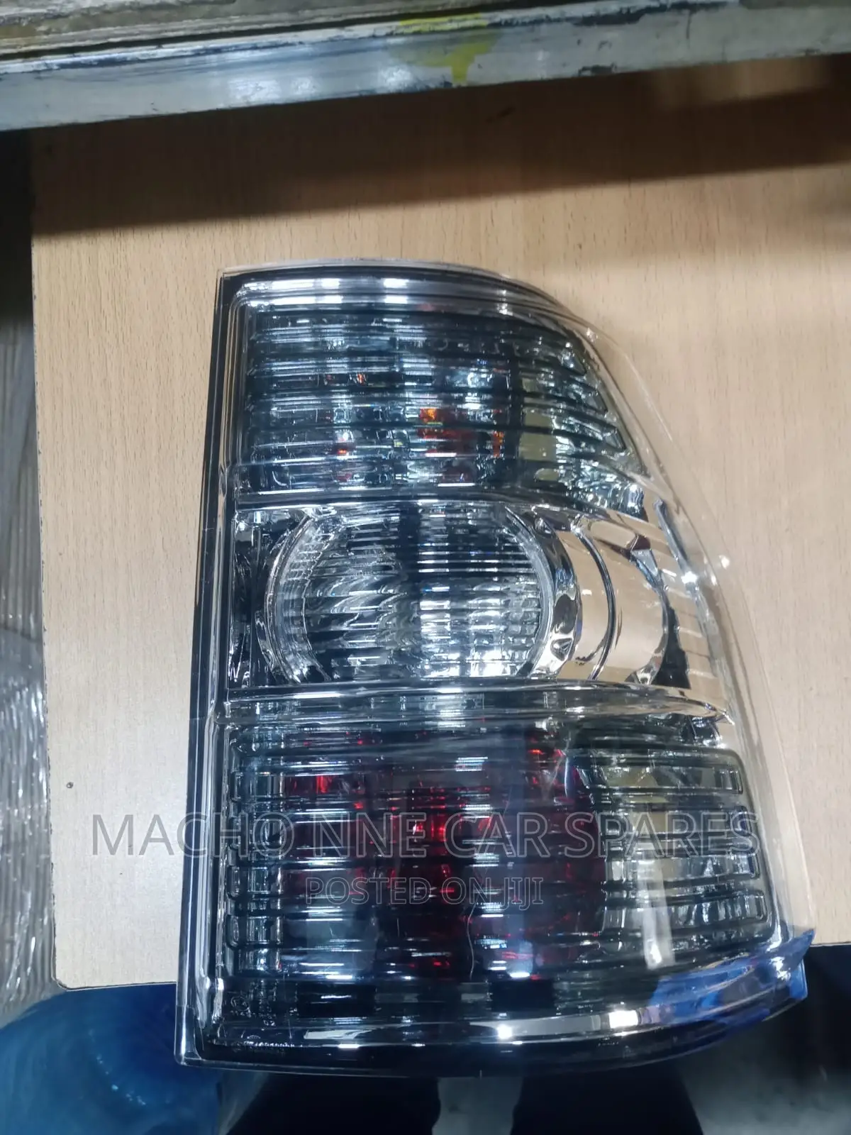 Mitsubishi Pajero Makai Clear Backlight