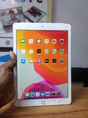 Apple iPad Air 2 16 GB Yellow - main view