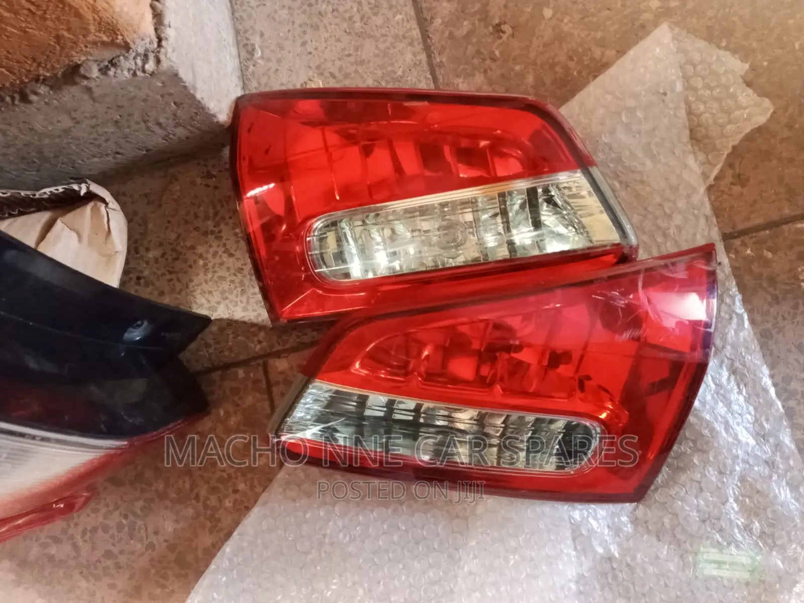 Nissan Wingroad Y12 Bootlight