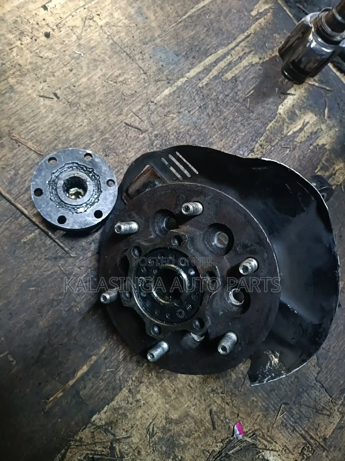 Front Hub Hilux