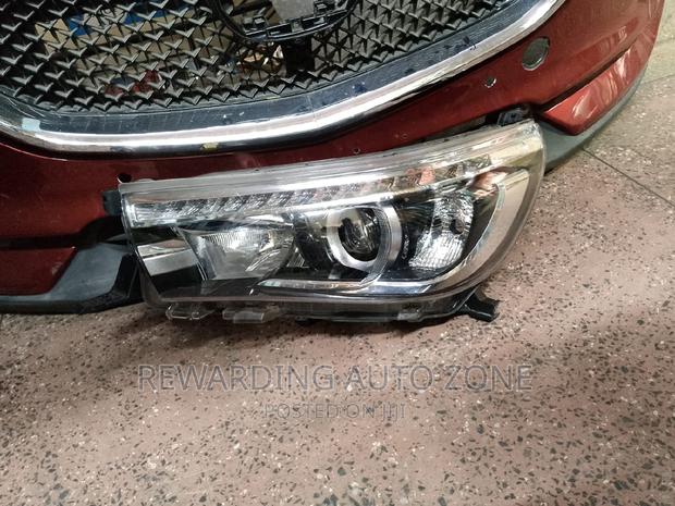 Hilux Levo Headlight Zenon. - thumbnail 2