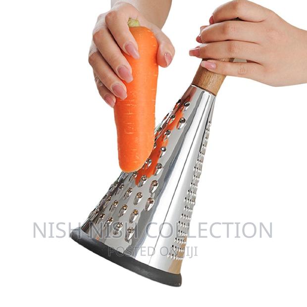 Multipurpose Food Grater With Handle - thumbnail 3
