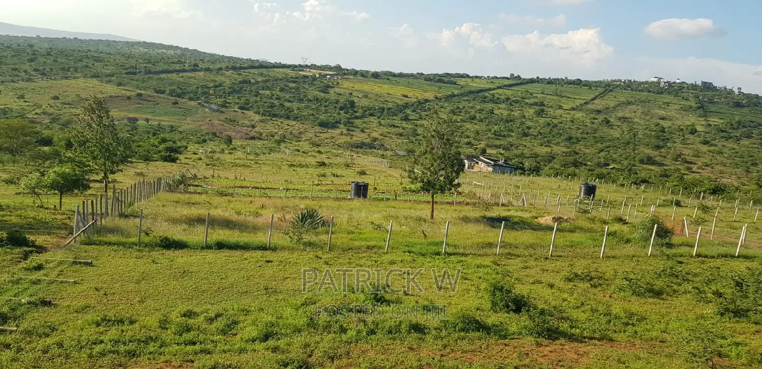 50 by 100 Along Tarmac Machakos