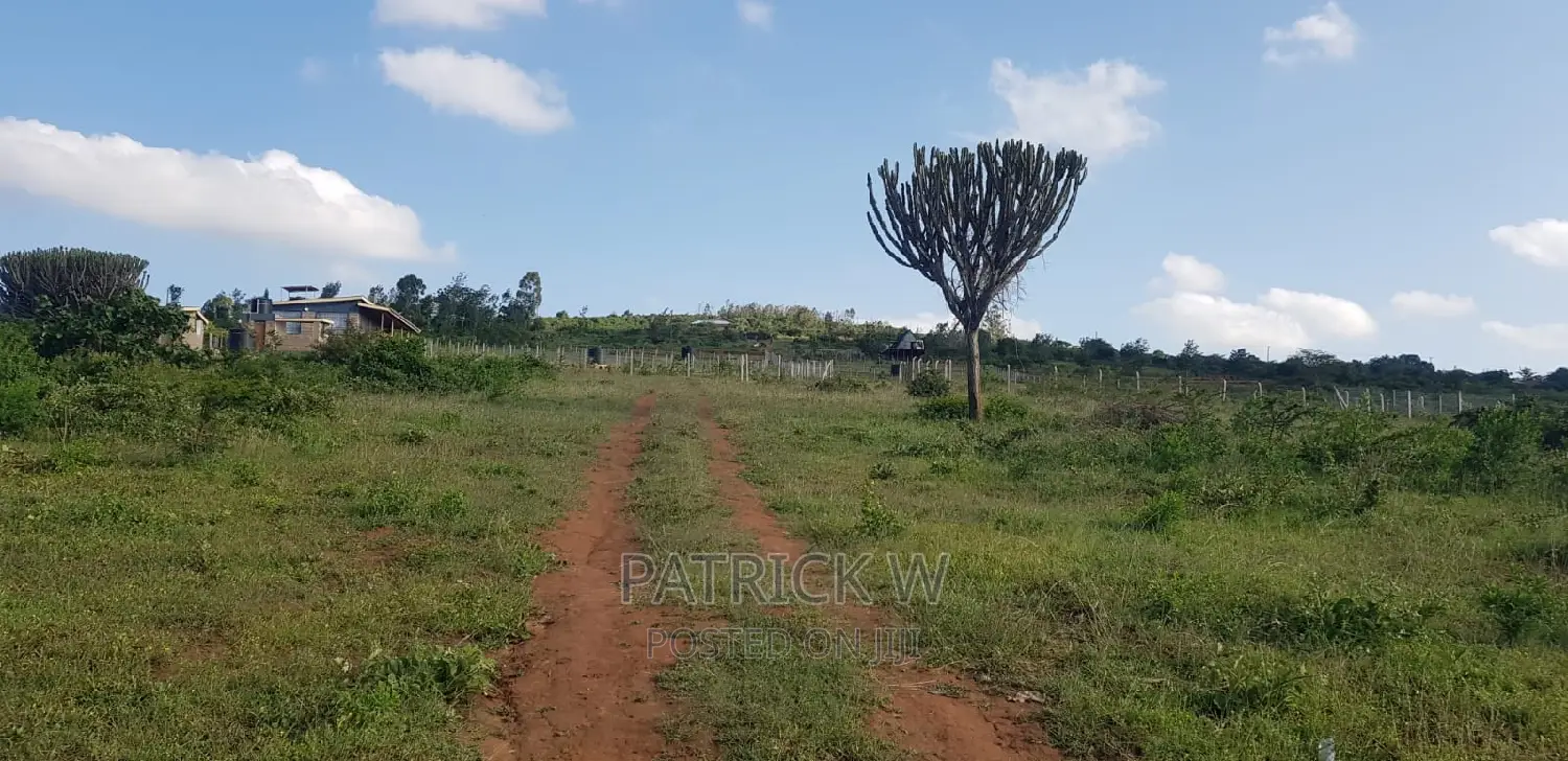 50 by 100 Along Tarmac Machakos