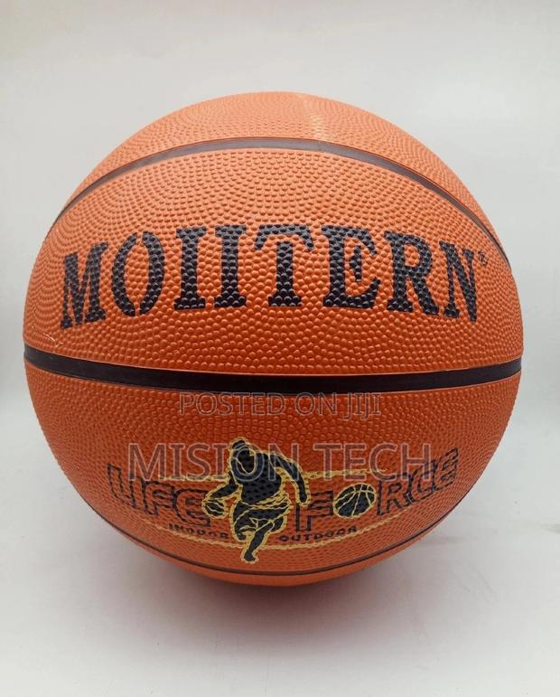Moiitern Basketball