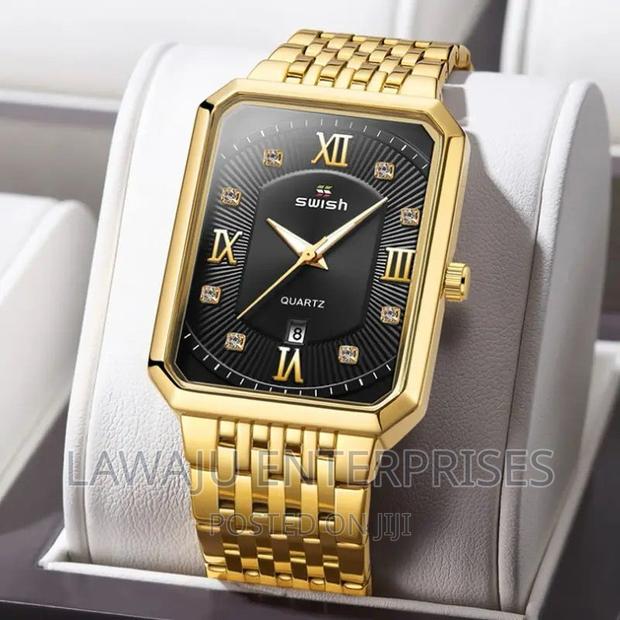 Gold Black Stylish Men's Watch - main view