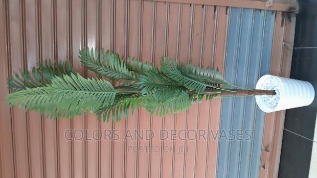 1.5m Palm Tree and Plastic Vase - main view