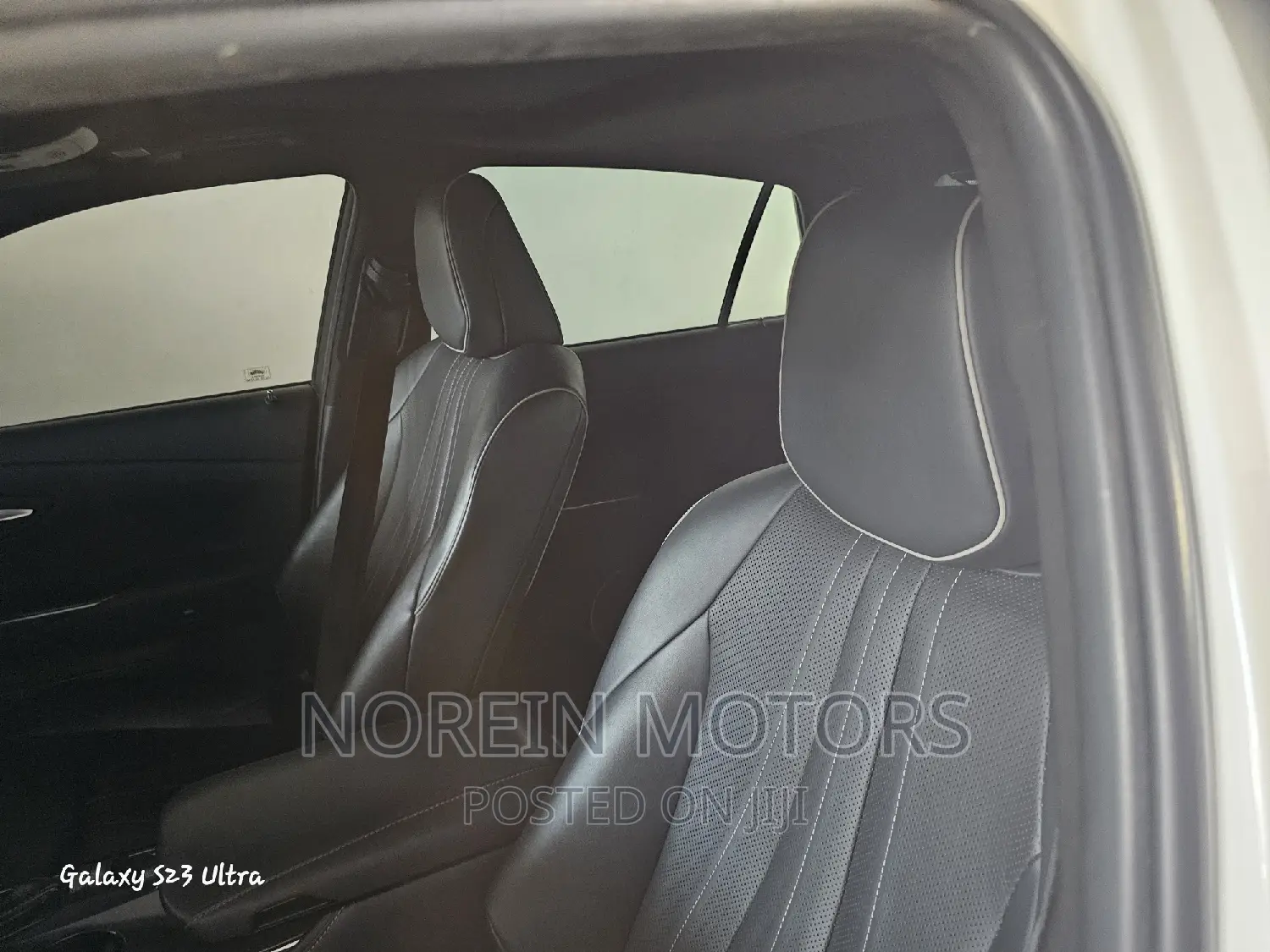 Toyota Crown 2020 Off white