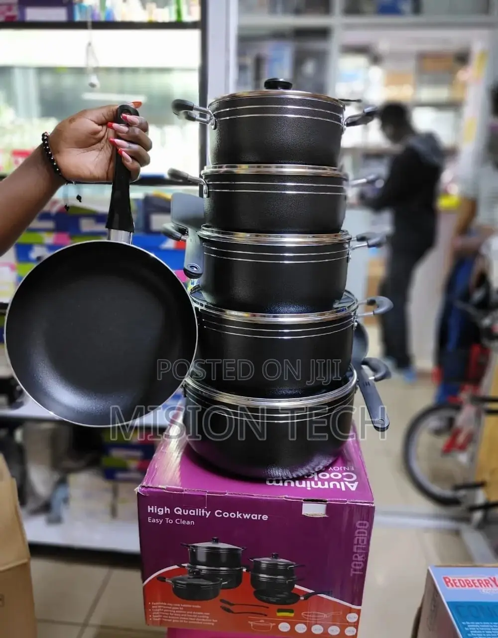 Nonstick Sufuria
