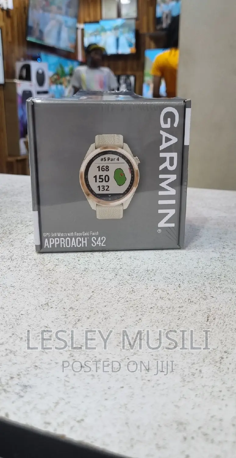 Garmin Approach S42, GPS Golf Smartwatch, Lightweight
