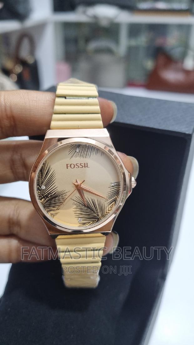 Quality Fossil Watch - main view