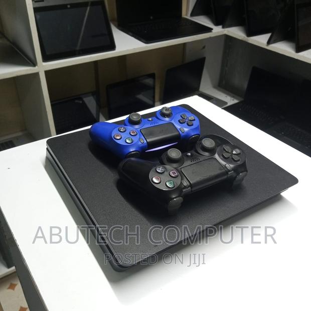 Play Station 4 - thumbnail 3