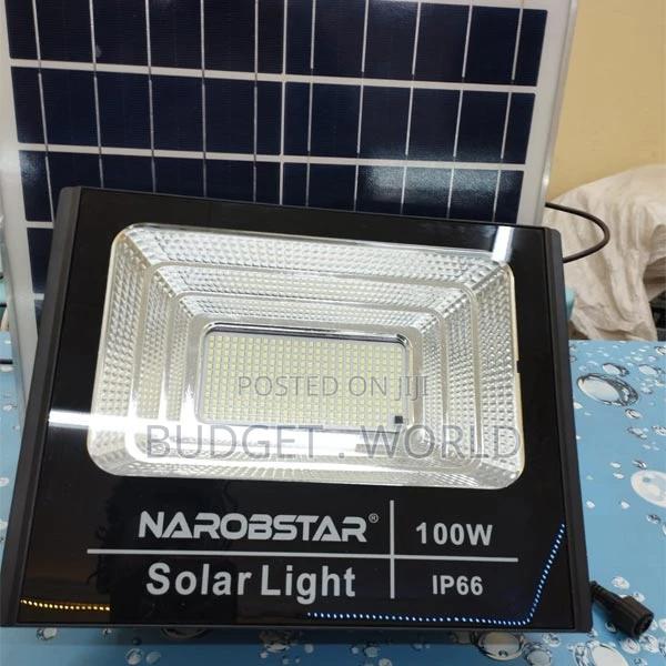 All-in-One Integrated Design-100 W Solar Floodlights