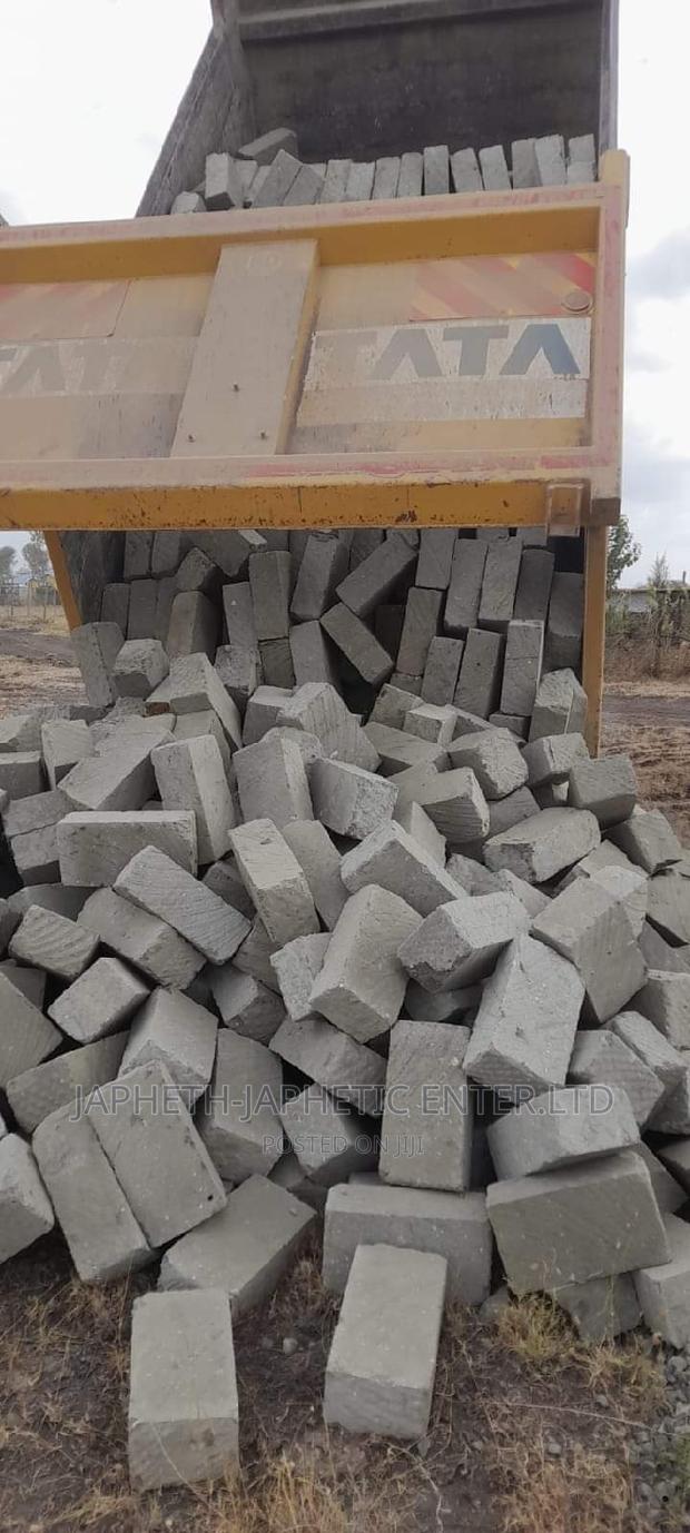 Ndarugo Machine Cut Stones, - thumbnail 5