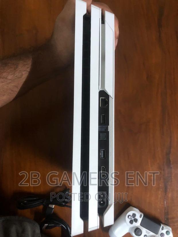 Play Station 4 White Edition - thumbnail 3