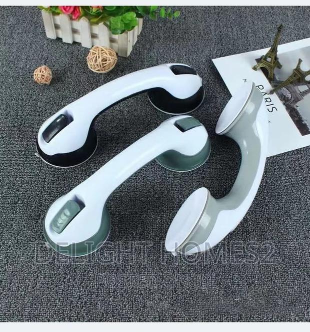 Strong Suction Helping Handle - thumbnail 3