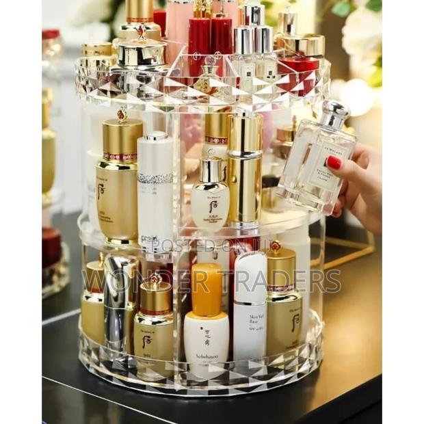 Acrylic Rotating Makeup Organizer . - main view
