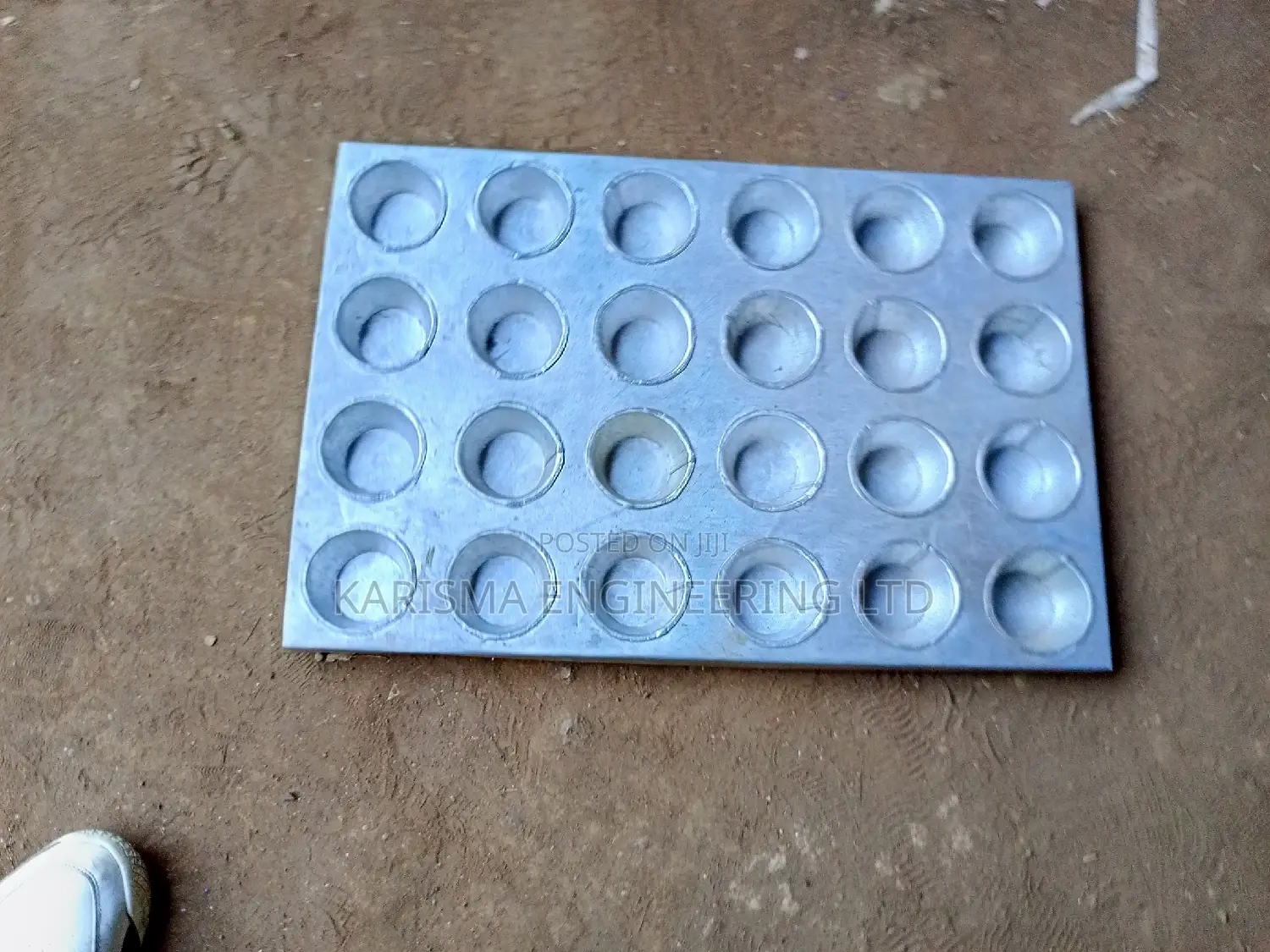 Queen Cake Trays