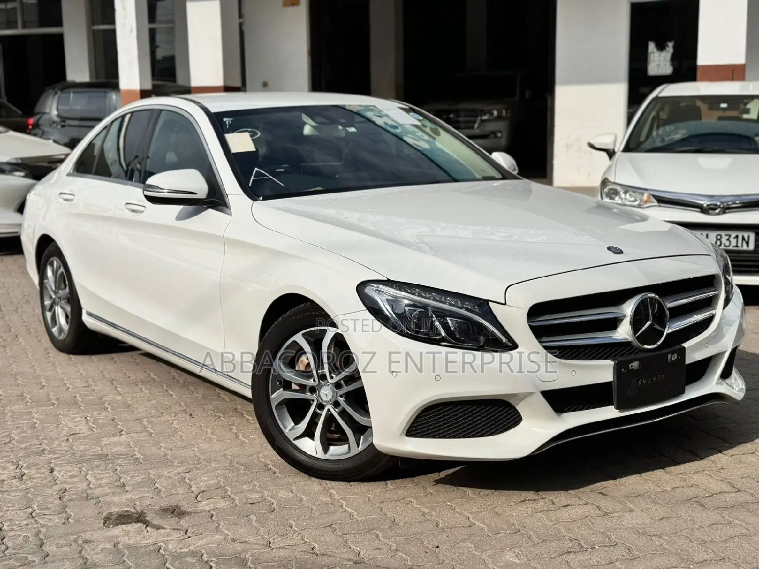 Mercedes-Benz C200 2016 Off white