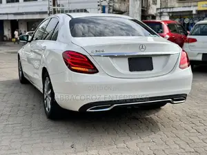 Mercedes-Benz C200 2016 Off white