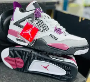Jordan 4 PSG