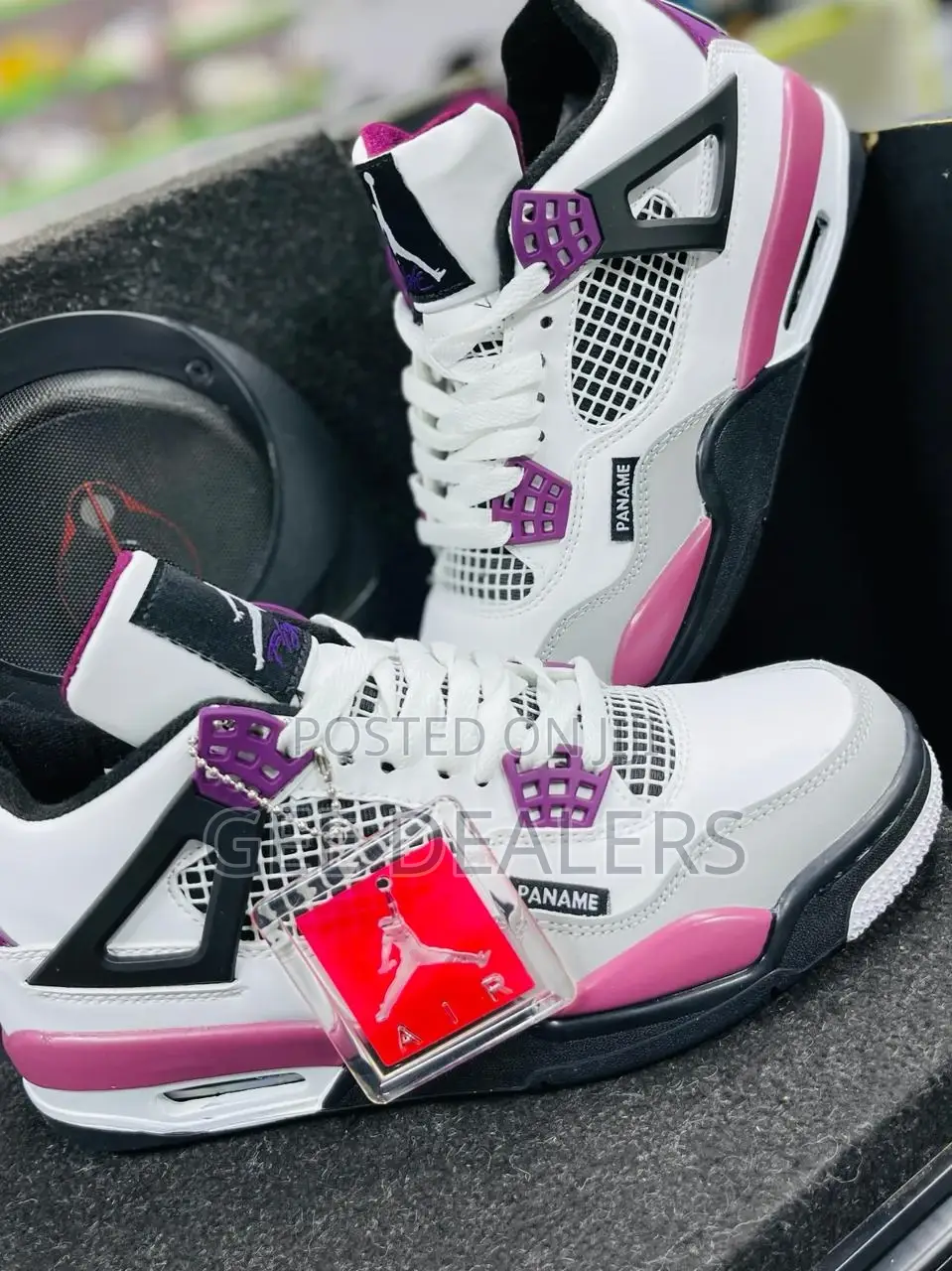 Jordan 4 PSG
