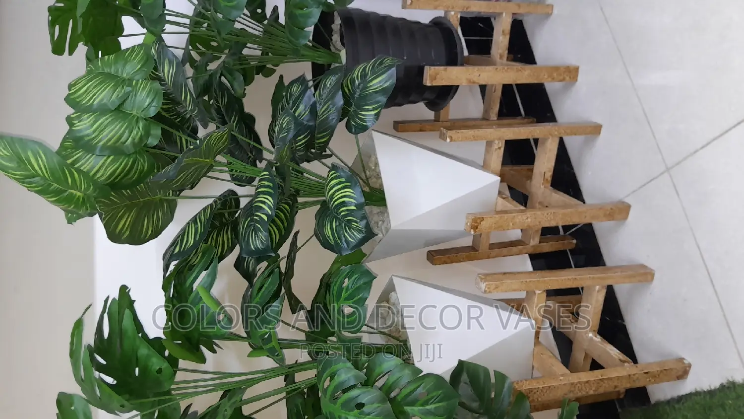 Beautiful Pieces of Artificial Plant, Plastic Vase Stand