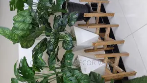 Beautiful Pieces of Artificial Plant, Plastic Vase Stand
