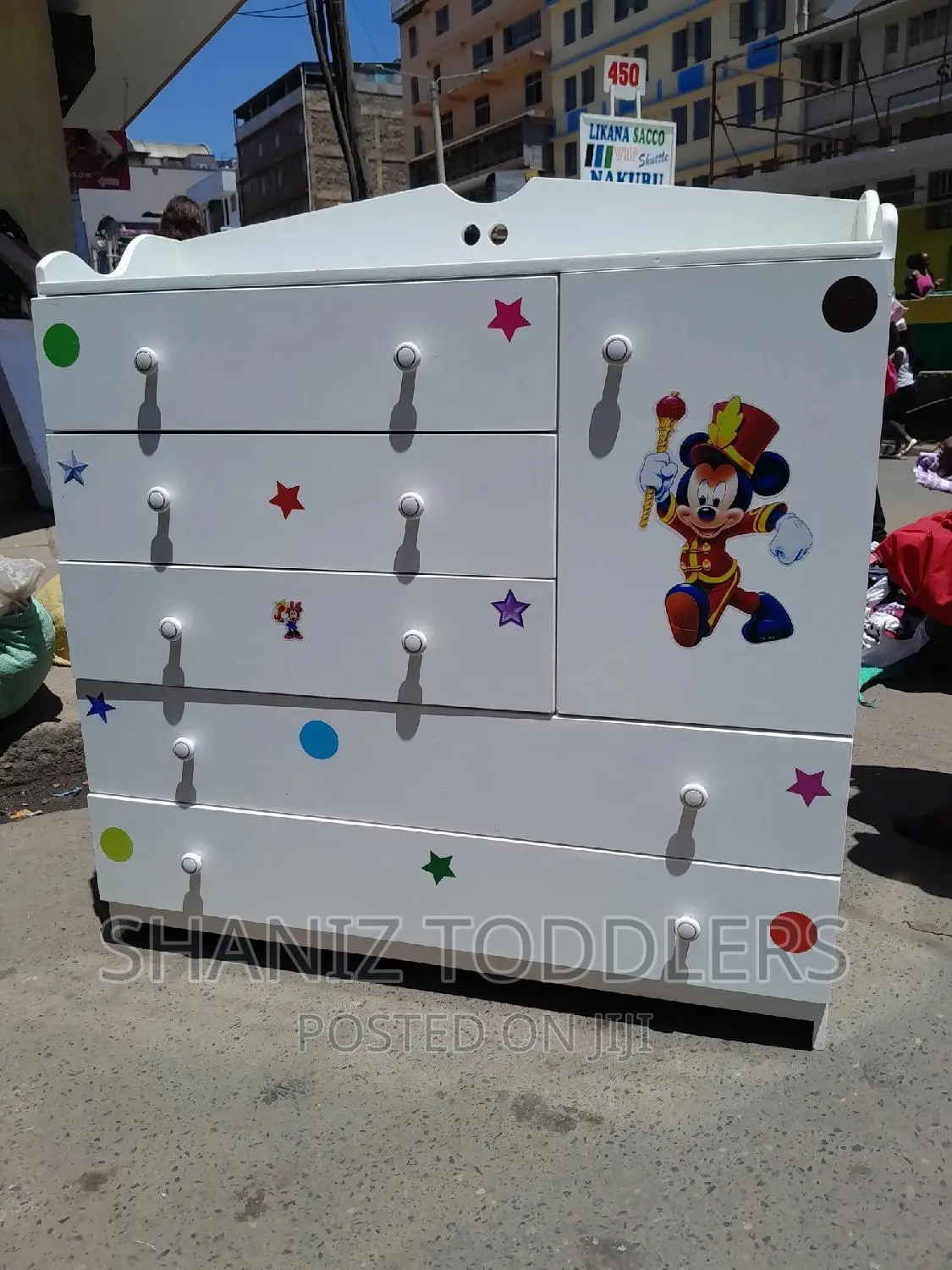 Chest of Drawers * Chest of Drawers