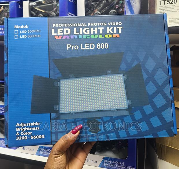 Pro Led 600 Video Light , 2batt Charger and Power Adapter